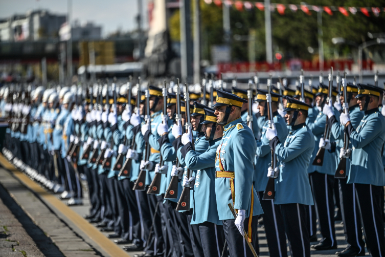 Ankara'da Cumhuriyet Bayramı dolayısıyla resmi geçit töreni düzenlendi
