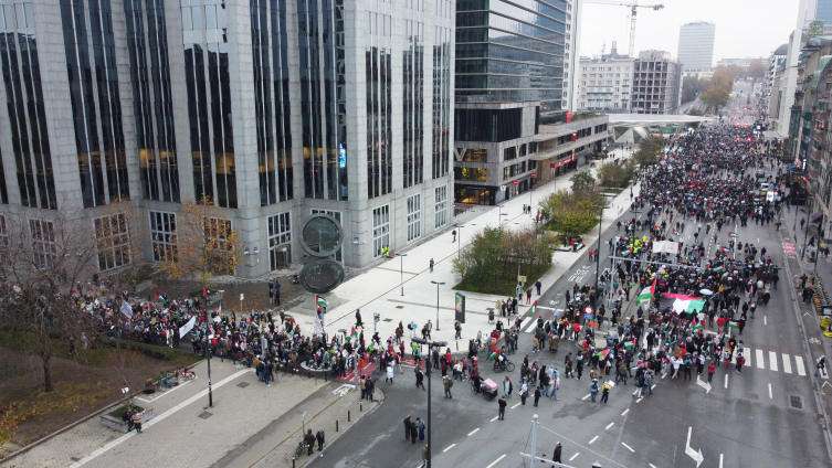 Belçika’da binlerce kişi Gazze’ye destek gösterisi düzenledi