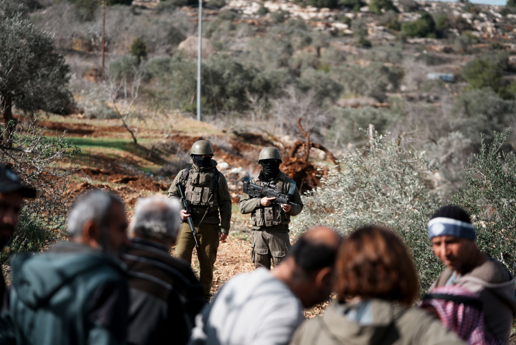 İşgalci İsrail bir haftada 3 binden fazla ağaca zarar verdi