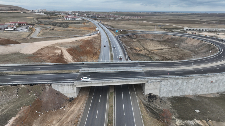 Van Çevre Yolu'nun 28 kilometrelik iki etabı açıldı