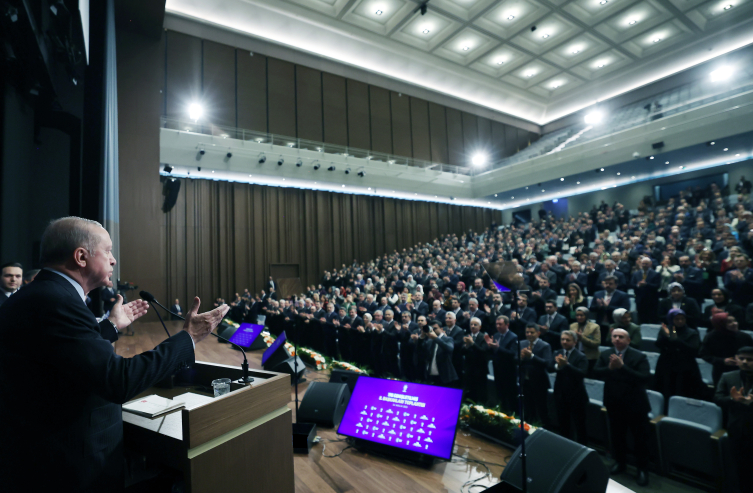 Cumhurbaşkanı Erdoğan: Filistinlilerin kanı elinde olanların hadsizliği teneke tıngırtısı hükmündedir