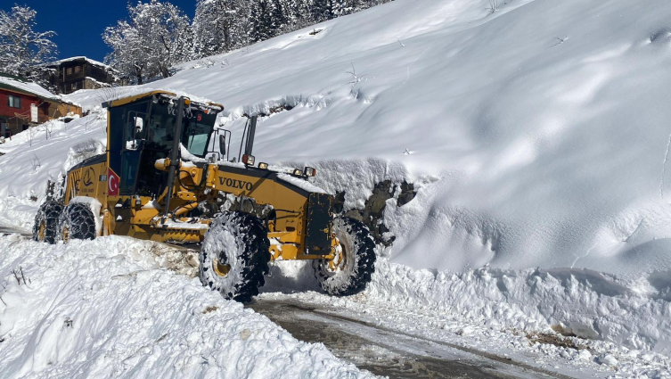 Karadeniz’de 1327 yerleşim yerine ulaşım sağlanamıyor