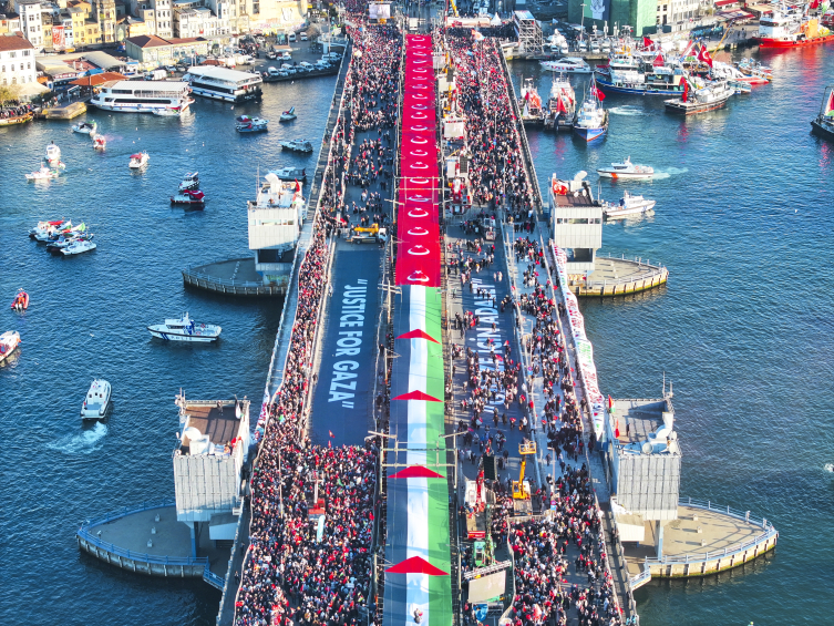 İstanbul’daki Filistin yürüyüşüne yaklaşık 520 bin kişi katıldı