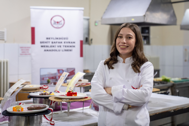 Yiyecek İçecek Hizmet Alanı Öğretmeni Beyhan Kinsun.