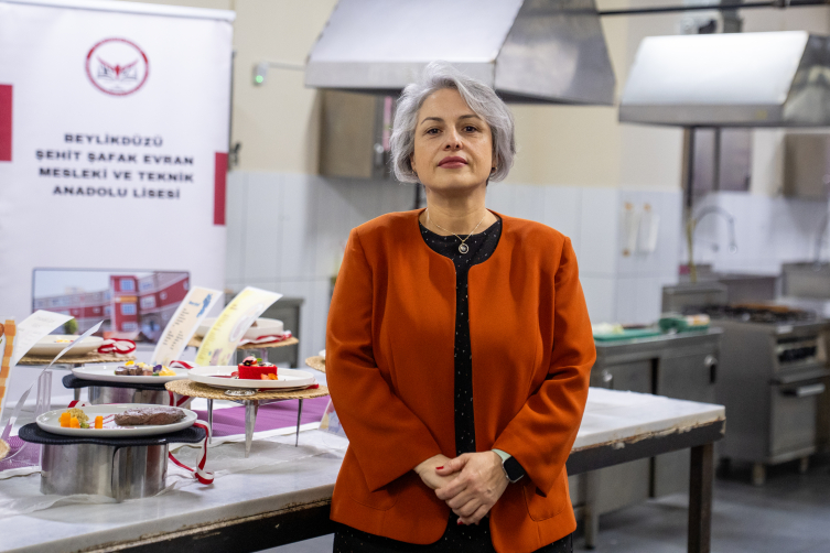 Beylikdüzü Şehit Şafak Evran Mesleki ve Teknik Anadolu Lisesi Müdürü Gülbanu Güngör.