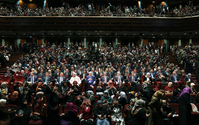 Cumhurbaşkanı Erdoğan: Müslümanlar olarak barış iklimini birlikte inşa edeceğiz