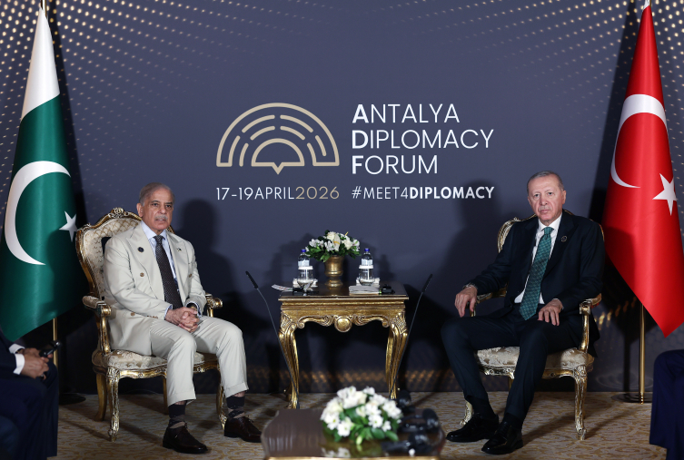 Cumhurbaşkanı Erdoğan'dan Antalya'da diplomasi trafiği