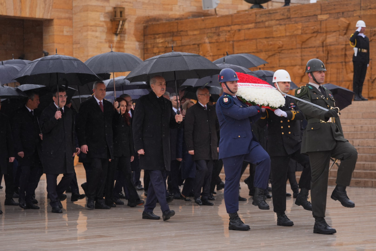 Devlet erkanı Anıtkabir'i ziyaret etti