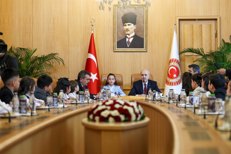 Kurtulmuş: Güçlü Türkiye'den bahsediyorsak bunun ilk şartı, güçlü çocukluk nesli yetiştirmek