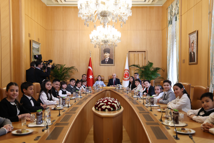 Kurtulmuş: Güçlü Türkiye'den bahsediyorsak bunun ilk şartı, güçlü çocukluk nesli yetiştirmek