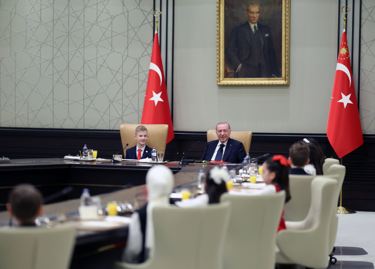 Cumhurbaşkanlığı Külliyesi'ndeki 23 Nisan kabulünde duygu dolu anlar