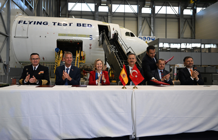 Milli jet eğitim uçağı HÜRJET’in İspanya'ya ihracatı için imzalar atıldı