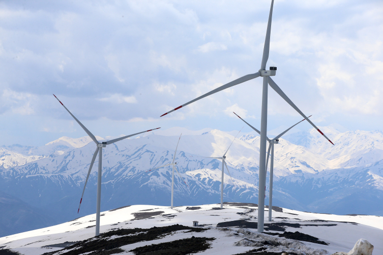 Yenilenebilir enerjide hedef 120 bin MW kurulu güç