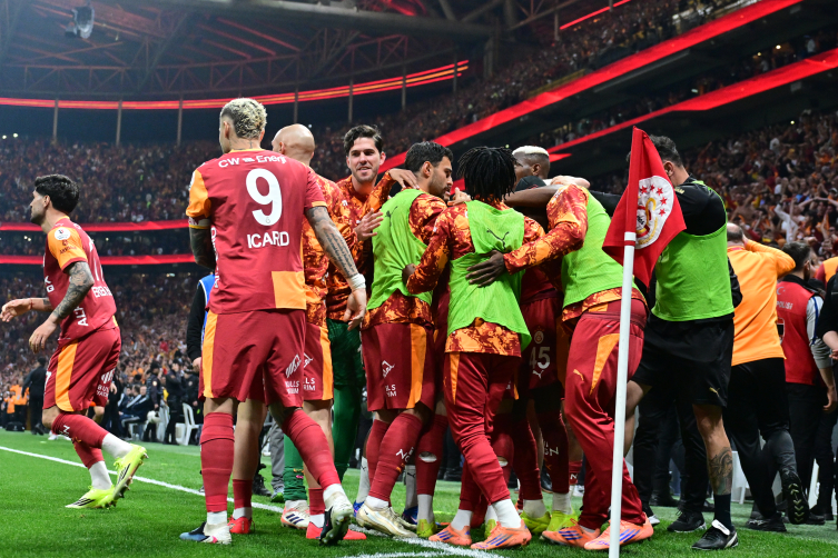 Galatasaray üst üste 4. kez Süper Lig şampiyonu oldu