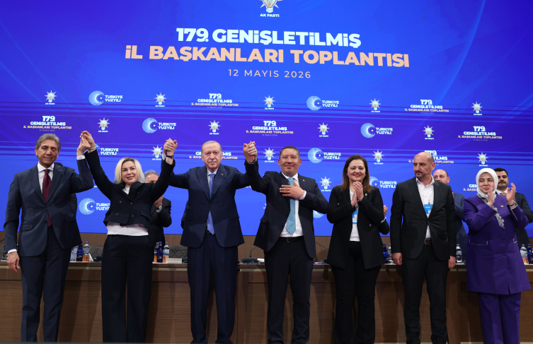 Afyonkarahisar ve Dinar belediye başkanları AK Parti'ye katıldı