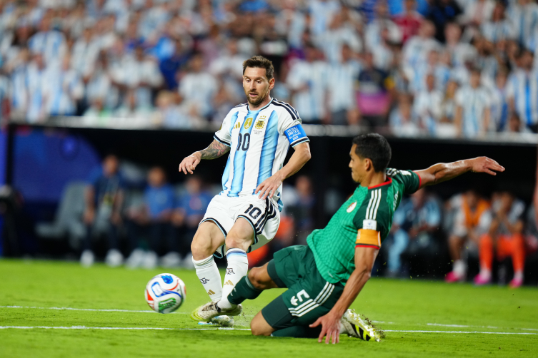 Messi, Dünya Kupası'na rekorla başladı