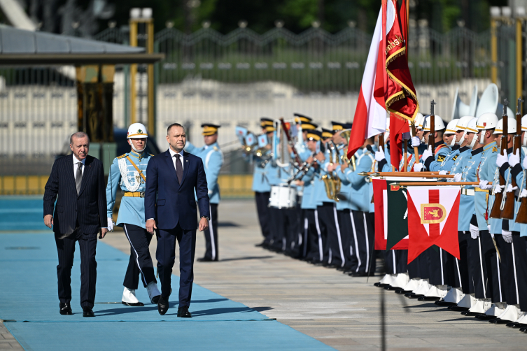 Cumhurbaşkanı Erdoğan, Nawrocki'yi resmi törenle karşıladı