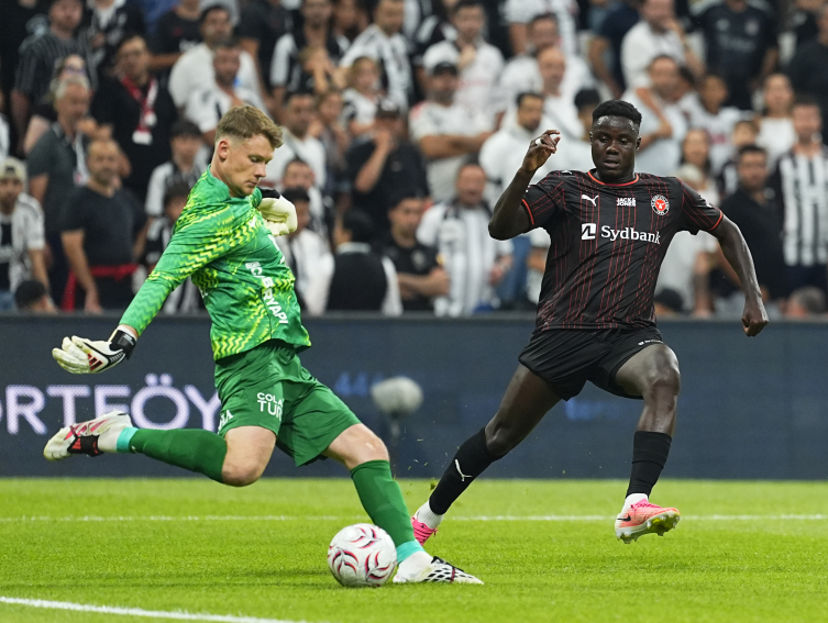 Beşiktaş, Avrupa Ligi'nde tek golle tur avantajını kaptı