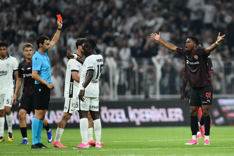 Beşiktaş, Avrupa Ligi'nde tek golle tur avantajını kaptı