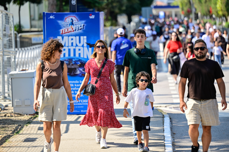 TEKNOFEST Mavi Vatan'da ziyaretçi yoğunluğu