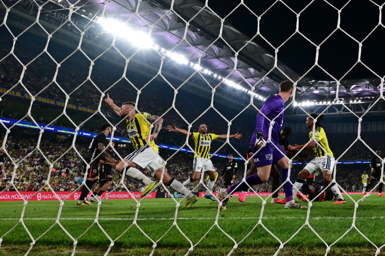 Sezonun ilk derbisinde 3 puan Beşiktaş'ın