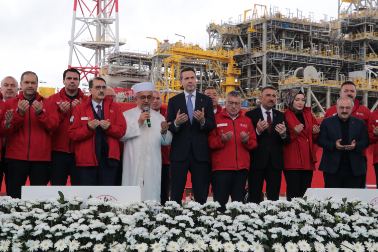 Bakan Bayraktar: Karadeniz'deki gaz üretimi iki katına çıkacak