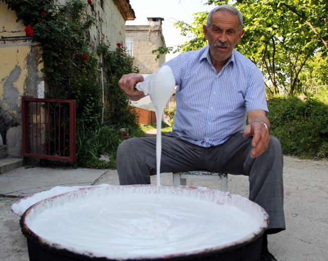 Bu helva sadece Mayıs ayında üretiliyor