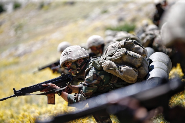 Komandoların nefes kesen zorlu eğitimi