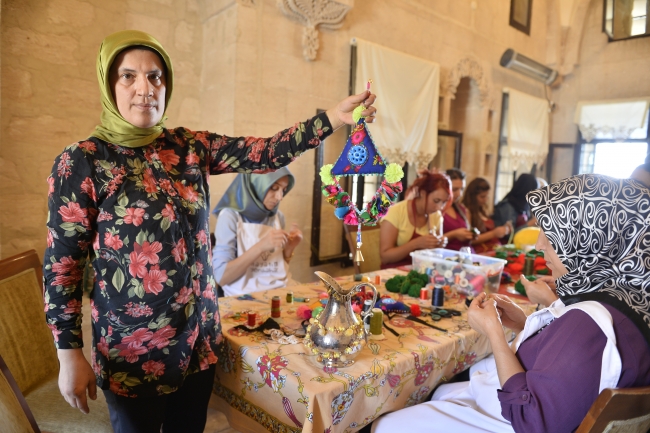 El emekleriyle dünyaya açıldılar