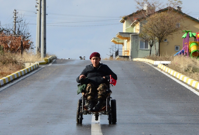 Lise öğrencisi Özdemir engel tanımıyor