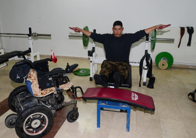 Lise öğrencisi Özdemir engel tanımıyor