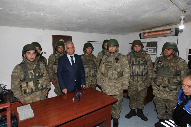 Sınırdaki Mehmetçik'e moral ziyareti