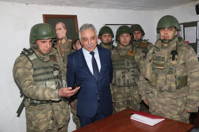 Sınırdaki Mehmetçik'e moral ziyareti
