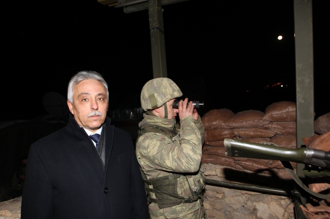 Sınırdaki Mehmetçik'e moral ziyareti