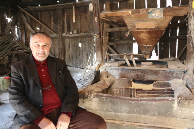 "Dokuzdeğirmen" köyünün değirmenleri zamana direniyor