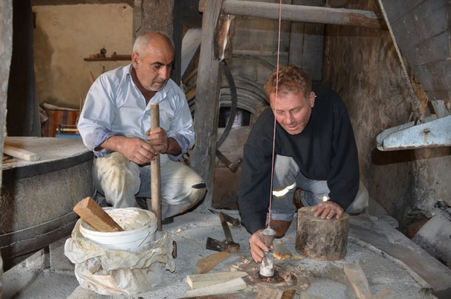 Aile yadigarı su değirmeninde ekmek mücadelesi