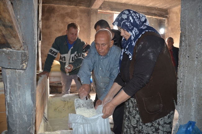 Aile yadigarı su değirmeninde ekmek mücadelesi