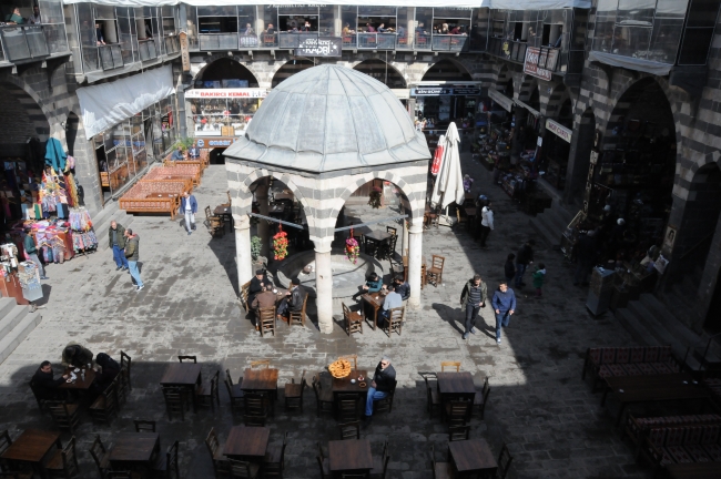 Teröristler tahrip etti, devlet yeniden ihya ediyor