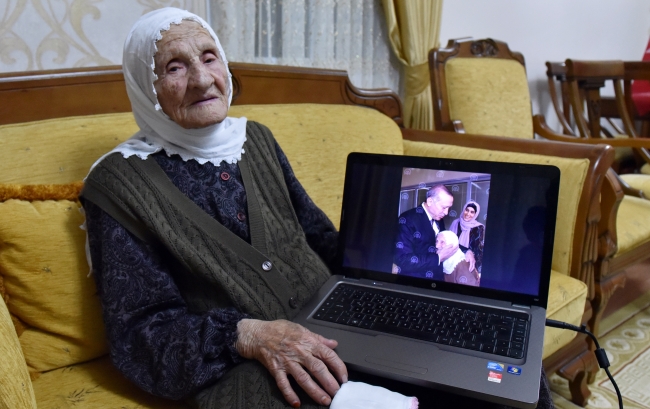 105 yaşındaki Fikriye ninenin Cumhurbaşkanı Erdoğan'la görüşme sevinci