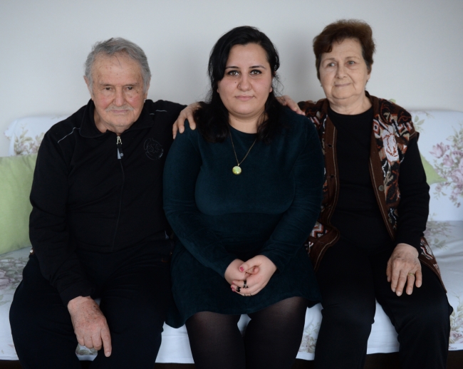 Koruyucu ailesinin desteğiyle öğretmen oldu