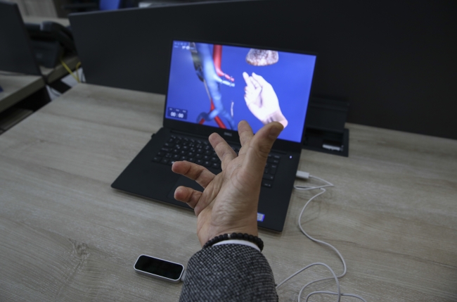 Geleceğin cerrahları sanal ameliyatla tecrübe kazanıyor