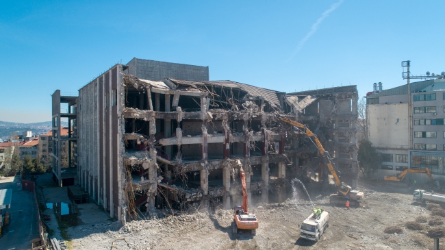 AKM'nin yıkımı bir ay içerisinde tamamlanacak