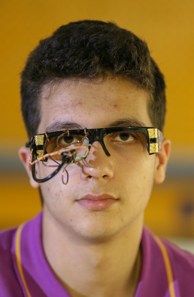 Engellilere gözle bilgisayar kullandıran yazılım geliştirdi