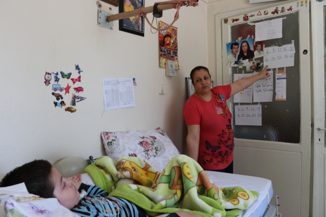 Tek isteği SMA hastası oğlunun ilaçlarının alınması