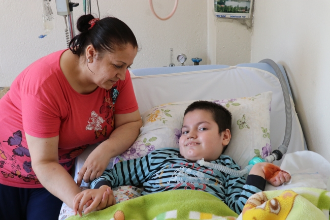 Tek isteği SMA hastası oğlunun ilaçlarının alınması