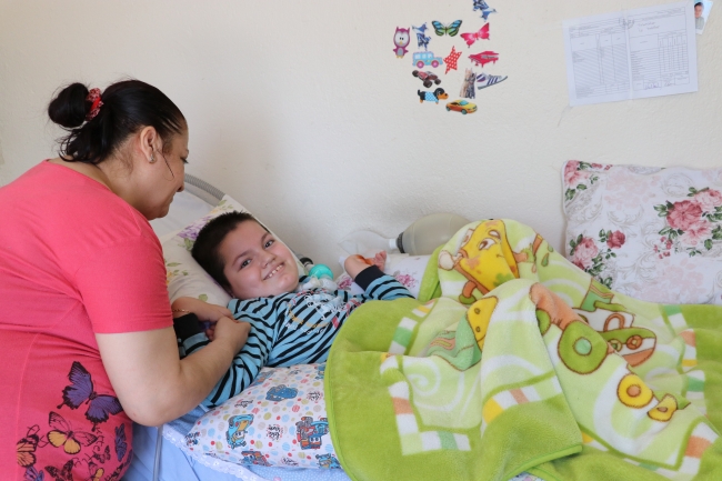 Tek isteği SMA hastası oğlunun ilaçlarının alınması