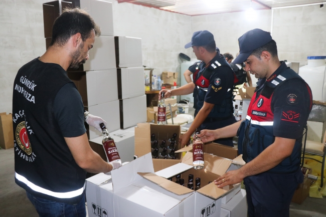 İzmir'de son yılların en büyük sahte içki operasyonu