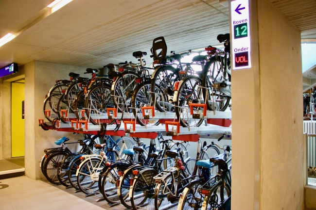 Bisikletler diyarı Hollanda'ya dünyanın en büyük bisiklet parkı