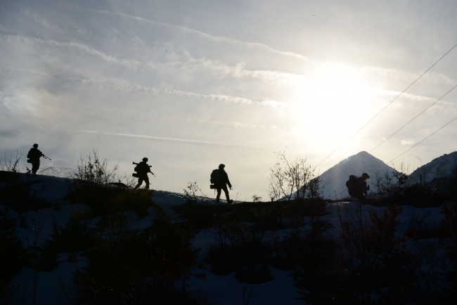Mehmetçik PKK'lı teröristlere göz açtırmıyor