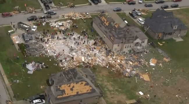 ABD'yi fırtına ve sel vurdu: 5 ölü